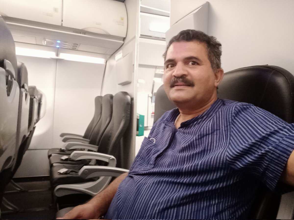 anil_hebbar's tweet photo. When I was booking the @GoFirstairways flight thro @makemytrip they would not let me web check-in without paying extra for any damn seat. I finally got the middle seat in the last row for an extra Rs.100. Now I find I have 6 seats all by myself. @DGCAIndia this loot has to stop. https://t.co/5HZzEwkzmP