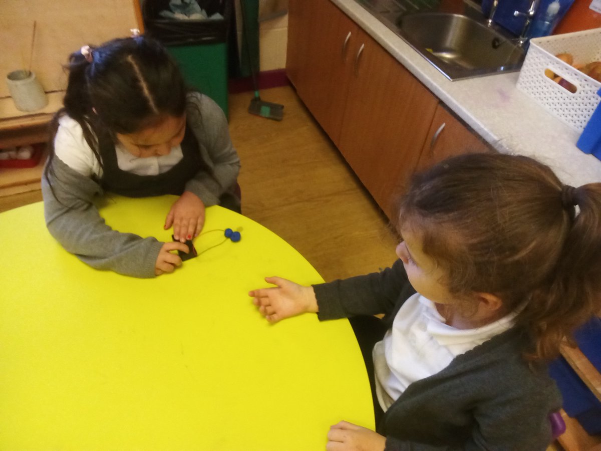 ArbourthorneCPS's tweet photo. Y1 have been busy exploring play-doh circuits today in preparation for making our magic wands later in the week! #aimhigh #makersschool https://t.co/D5xYYjtQbf