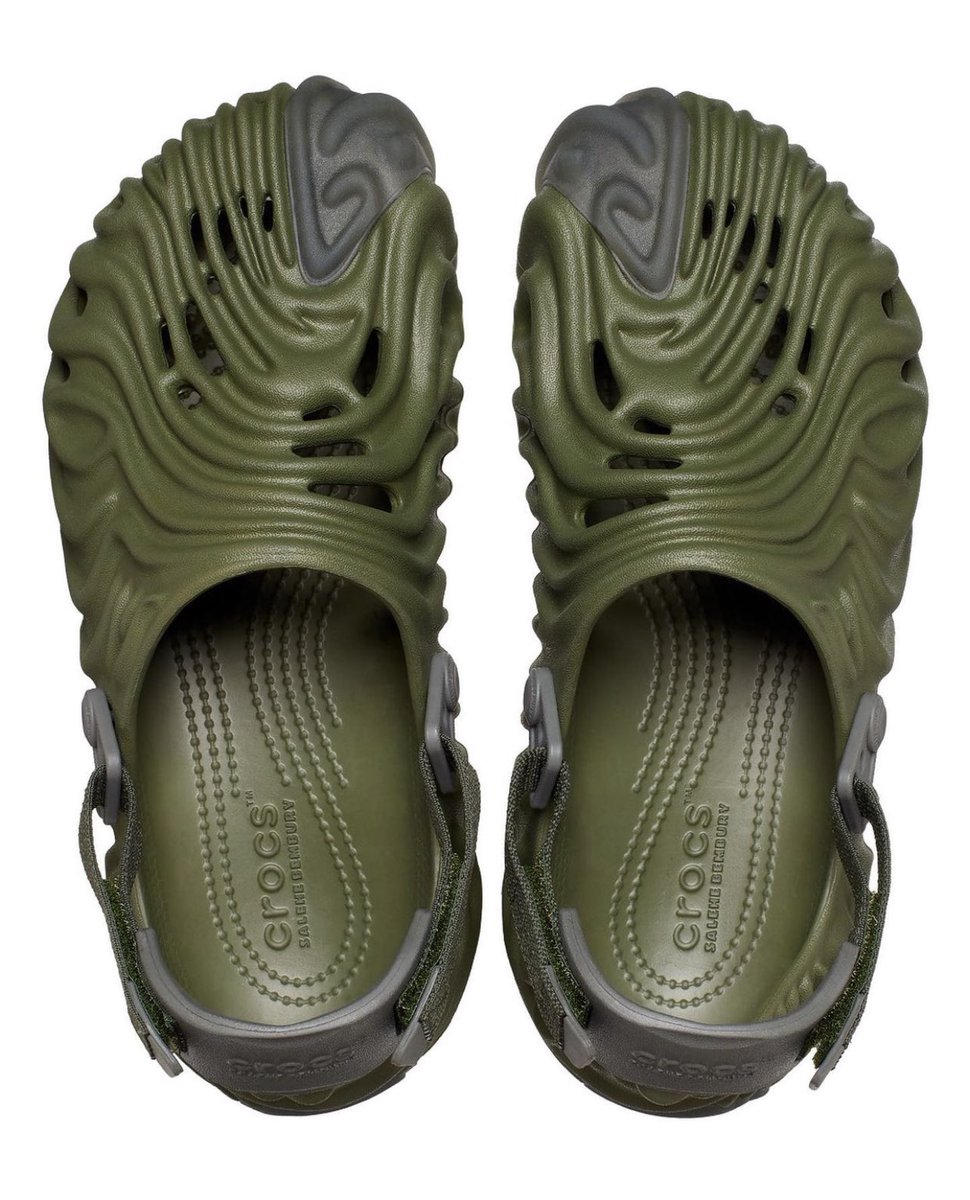 SNKR_TWITR tweet media