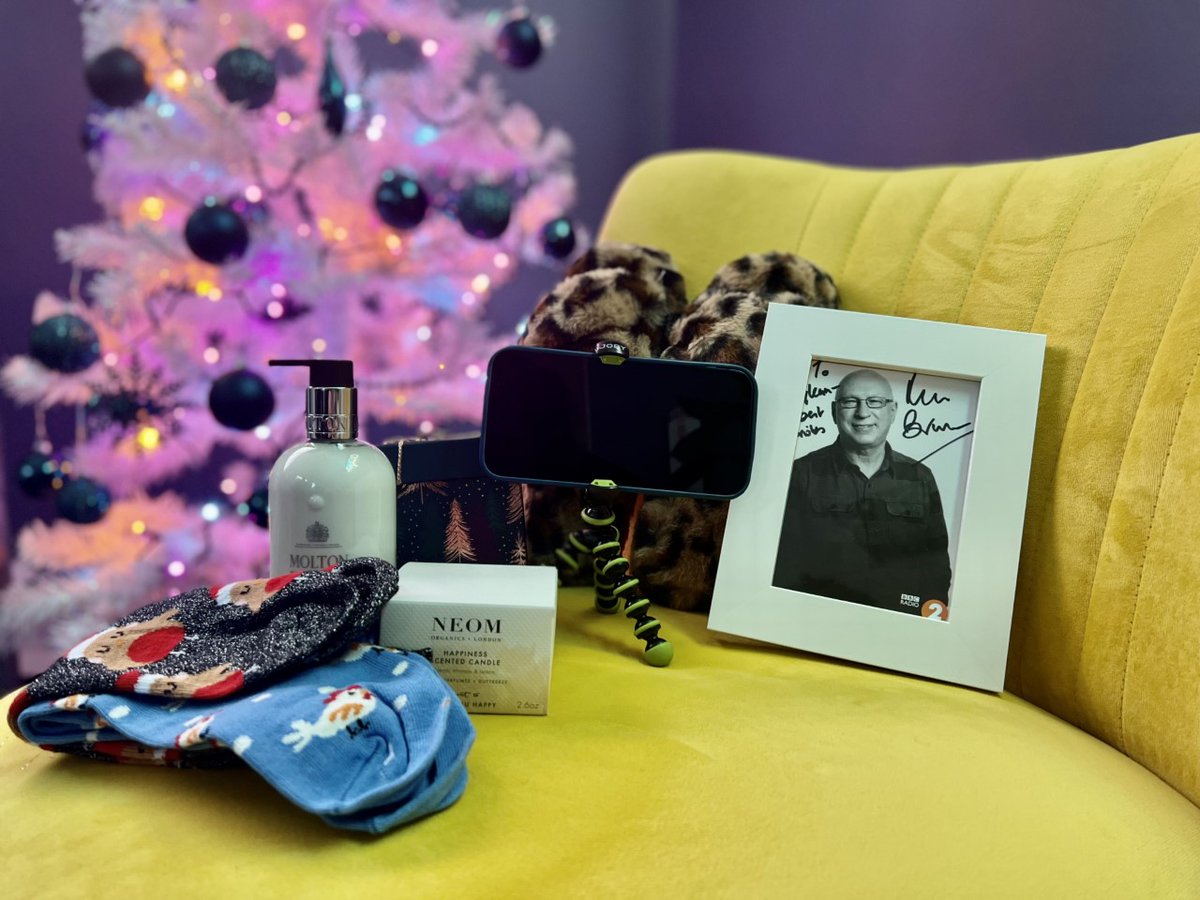 creativeclique's tweet photo. Santa has been to CC HQ!

Today was our annual secret santa gift exchange and we must really like each other as we all received some TOP gifts.

And yes, that is a signed photo of Ken Bruce! (Glenn loves a bit of popmaster)

#creativeclique #secretsanta #gifting #feelingfestive https://t.co/kOk2crPpsI