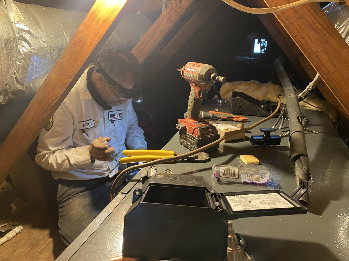 𝐅𝐀𝐂𝐓: A properly serviced HVAC system lowers your chance for expensive repair bills. 💸

🚗 You wouldn't drive your car for 30,000 miles 𝘸𝘪𝘵𝘩𝘰𝘶𝘵 getting an oil change. Same goes for your furnace and AC!