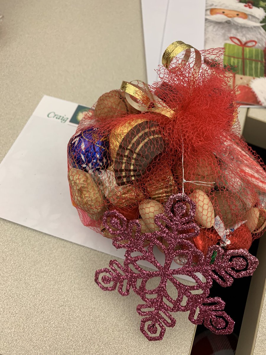 When your boss is in the Christmas spirit!!! My favorite part of Christmas! #wewinas1fam #guinningtogether <a href="/jmasplund/">Jennifer Asplund</a> <a href="/wloceansprings/">Wendy Labat</a> <a href="/HustleHouseMSS/">OS MSS Hustle House</a> <a href="/Craig52055242/">Craig</a>