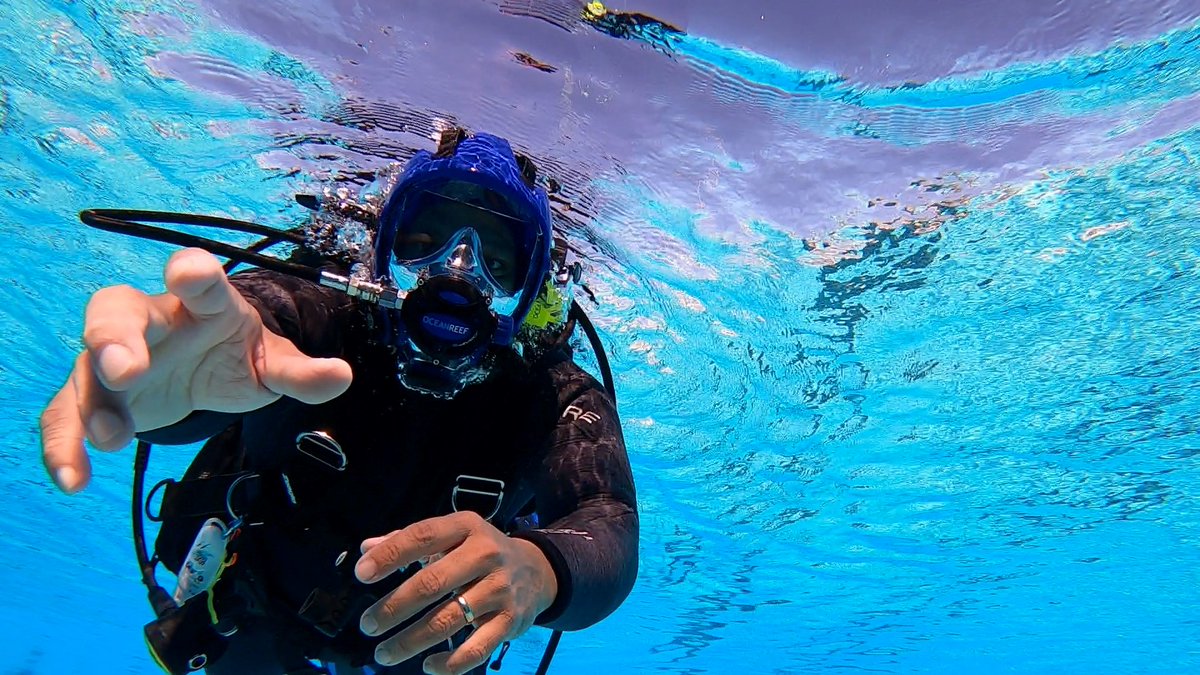 TheWAVESProject's tweet image. We are fortunate to have a pair of full face masks with communications so we can talk underwater. This can be a benefit for our veterans when conducting working and training dives. #woundedveterans #oceanreef #fullfacemaskdiving