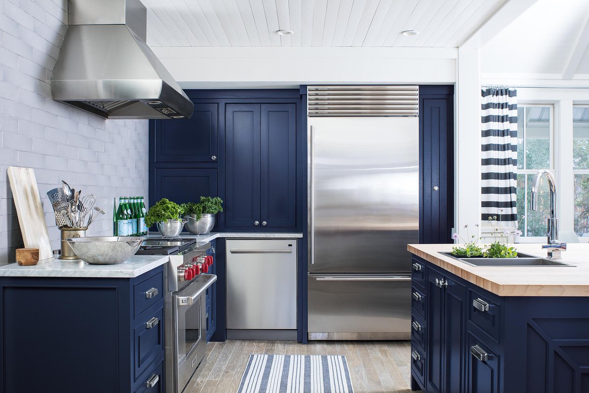 Kitchen walls aren’t the only place for fresh color. Try Meteor Shower C-5443 to refresh the cabinets. Let us help you get started. #inslxcabinetcoat #coronadopaint #benjaminmoore