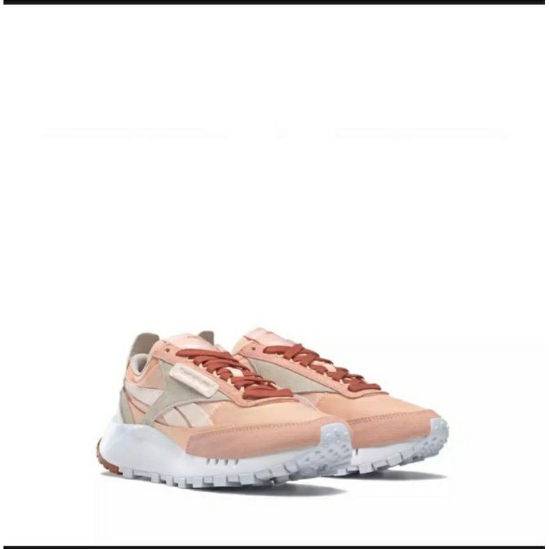 afikapo's tweet photo. Saya menjual Reebok CLASSIC LEATHER LEGA... seharga Rp. Dapatkan di Shopee sekarang! https://t.co/FNYHFpU092 #ShopeeID https://t.co/xPhGWf6Y67