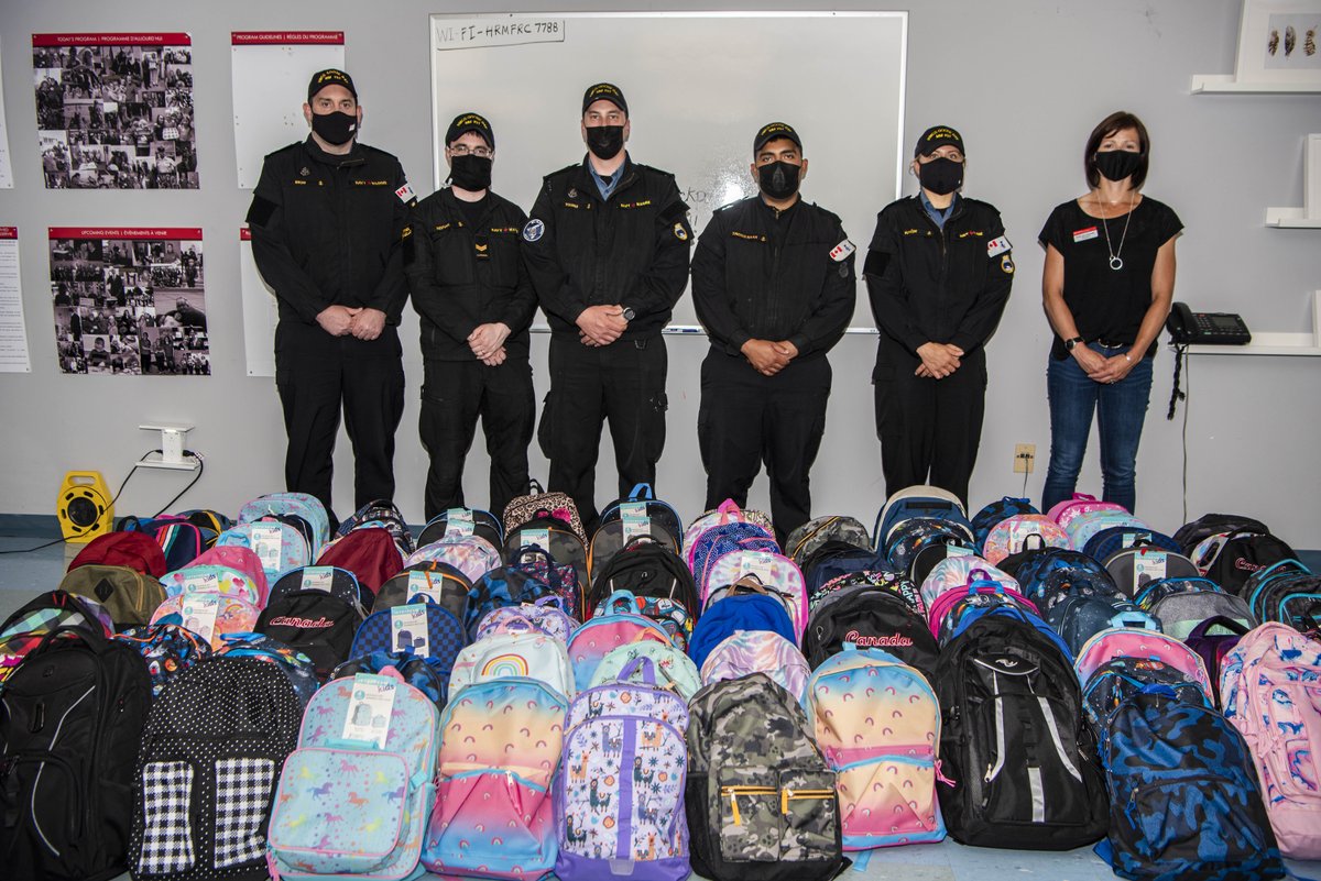 MRC_FMARA's tweet photo. Nous sommes très fiers de nos marins altruistes, qui ont recueilli des milliers de dollars pour des organismes de bienfaisance en 2021, notamment #CCMTDN, #Fais-Un-Voeu, #ChristmasDaddies, #OpBackpack, pour faire une différence dans la vie des autres. #BZ #Bilandelannée2021 https://t.co/AED9Hq6Lk0