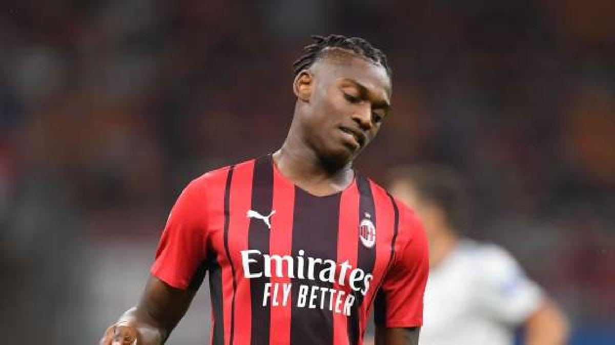MilanPosts's tweet photo. 📰 @SkySport: There are very little chances to see Rafael #Leao among the available players against #Napoli or #Emoli. The situation is being monitored day by day. https://t.co/eIUR6uw6Id