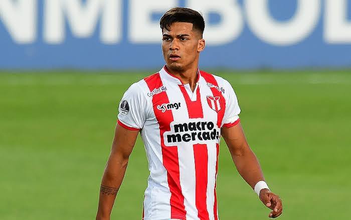 UniversoRN_1895's tweet photo. 👀| Flamengo tem interesse na contratação do centroavante Matias Arezo de 19 anos, do River Plate do Uruguai. 

O presidente do clube confirmou o interesse do Flamengo, como também o de clubes europeus. 

📰 PVC | GE https://t.co/03r0klylzz