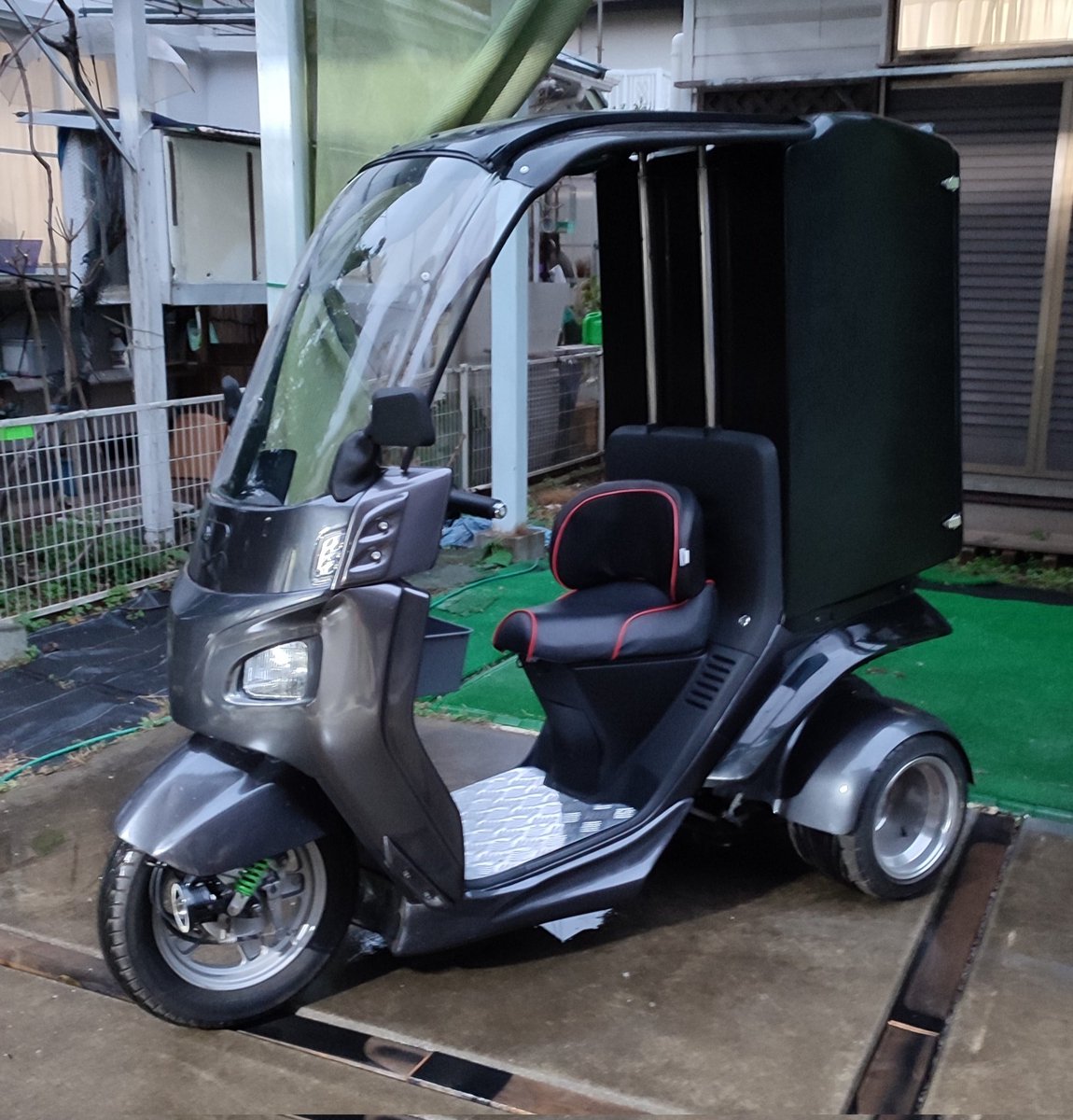 JEDIs_P3's tweet photo. お久しぶりです🙋‍♂️
今日 現在のぷ～さんジャイロ✨🏍³₃

近況弄りは｢YouTubeショート動画｣にUPしてます👀✨✋

 #ジャイロキャノピー
 #ジャイロ
 #YouTube 
 #バイク
 #カスタム
 #DIY
 #自作 https://t.co/hVIWkdE43m