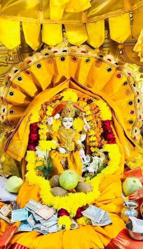 baglamukhipuja's tweet photo. The sadhana of Maa Baglamukhi purifies seeker's mind and life. Chakras are awakened. We must pray to Maa Baglamukhi with full dedication. https://t.co/hiLZmpui9L