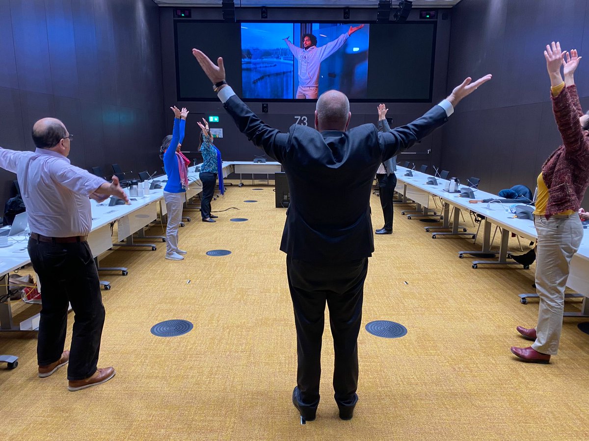 k_srensen's tweet photo. WHO Director ⁦@Ruediger_Krech⁩ and the team making an active break during the #10GCHP. Physical activity is important in our digital age and it makes you happy too 🙂 #WHO #healthpromotion #wellbeing #physicalliteracy #healthliteracy https://t.co/EkRcQigO7b