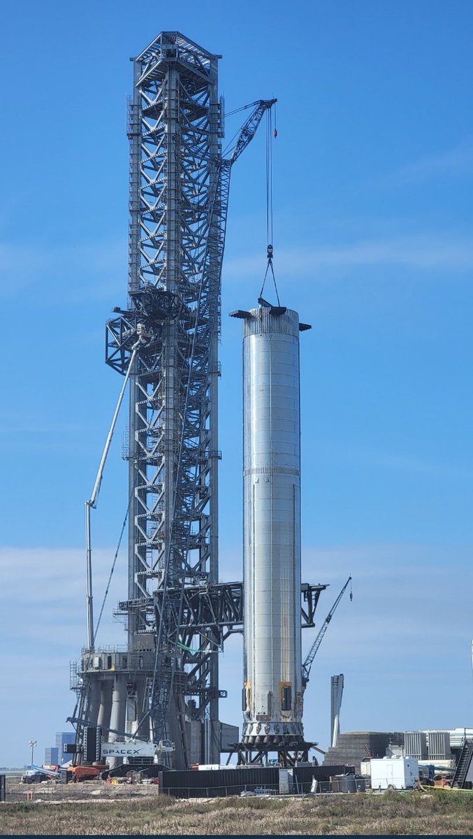 SumanClass's tweet photo. Spacex lift @SumanClass @BillGates @elonmusk @isro @SpaceX @ScienceChannel @NASA @NASA #SCIENTIST #ElonMusk https://t.co/xbrawHMP41