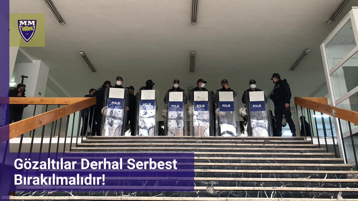 Ankara Üniversitesi Siyasal Bilgiler Fakültesi öğrencileri tarafından okulumuzda gerçekleştirilen ve bir süredir gerçekleştirilmesi çeşitli saldırılarla engellenmeye çalışılan ekonomik kriz konulu foruma yapılan polis müdahalesini kınıyoruz. +