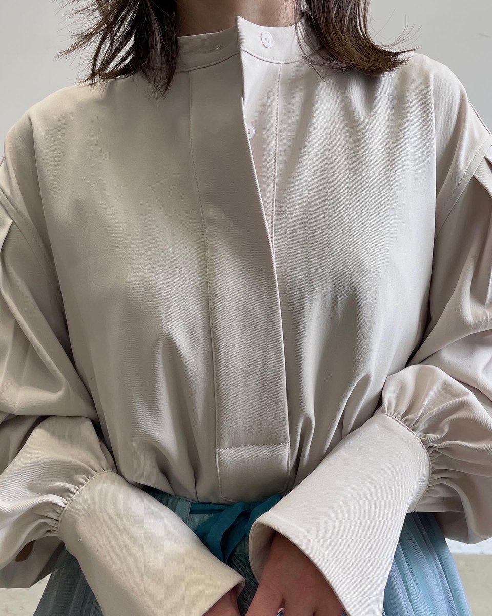 あったかいけど春っぽいコーデ🌿

モノトーン増えがちな冬だけど
明るい色が入るだけで気分あがる◎

このトップス、ミニワンピでも着れるし
着回し力抜群💪🏻

LA BELLE ETUDE
ラベルエチュード