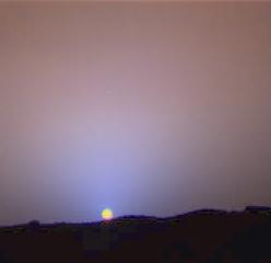 engineers_feed's tweet photo. The sky on Mars is red and its sunsets are blue, exactly the opposite of Earth's. https://t.co/rrI5vPaS72