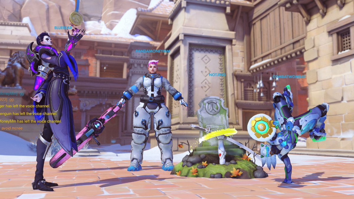 xXBluebearzXx's tweet photo. Just a casual victory pose screenshot.... #zarya are you okay? :') #Overwatch https://t.co/iEk7u1tamH