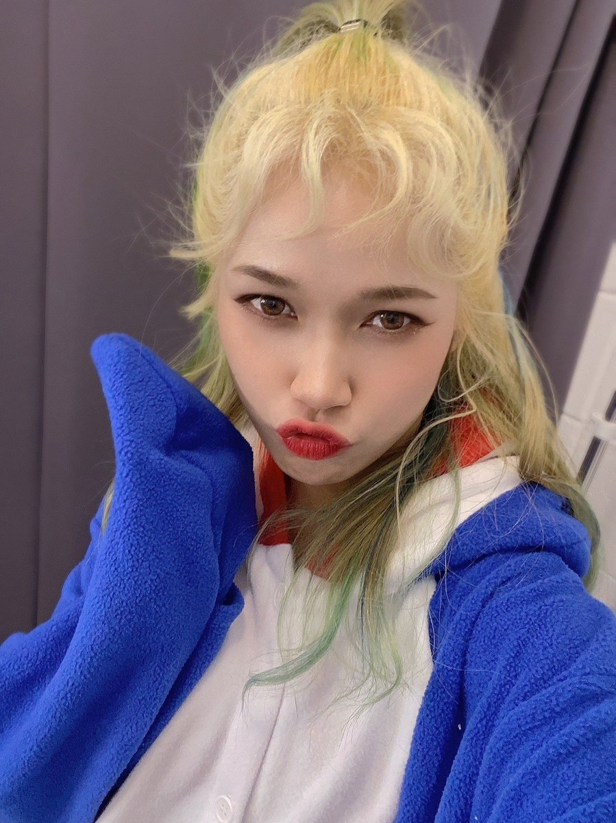 BeautyBoxBrasil's tweet photo. 📷| Atualização da Anh no Instagram (@/bb_byuofficial)

"🦈🌊"

🔗https://t.co/Wuyapw3H5f

#안 #ANH #울트라패션 #울패 #울패협찬 #BEAUTYBOX #뷰티박스 #WIBBON #ビューティーボックス #Hộp_làm_đẹp #บิวตี้บ็อกซ์ #กล่องความงาม #shark https://t.co/lAj997kRuF https://t.co/p7WElBtkw9