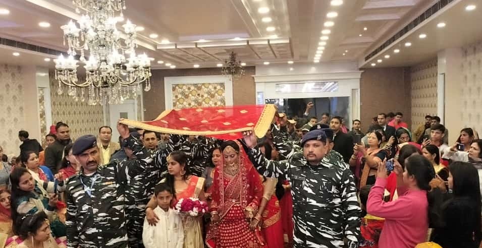 crpfindia's tweet photo. Brothers for life:

As elder brothers, CRPF personnel attended the wedding ceremony of Ct Shailendra Pratap Singh's sister. Ct Sahilendra Pratap Singh of 110 Bn #CRPF made supreme sacrifice on 05/10/20 while valiantly retaliating terrorist attack in Pulwama.

#GoneButNotForgotten https://t.co/iuVNsvlsmd