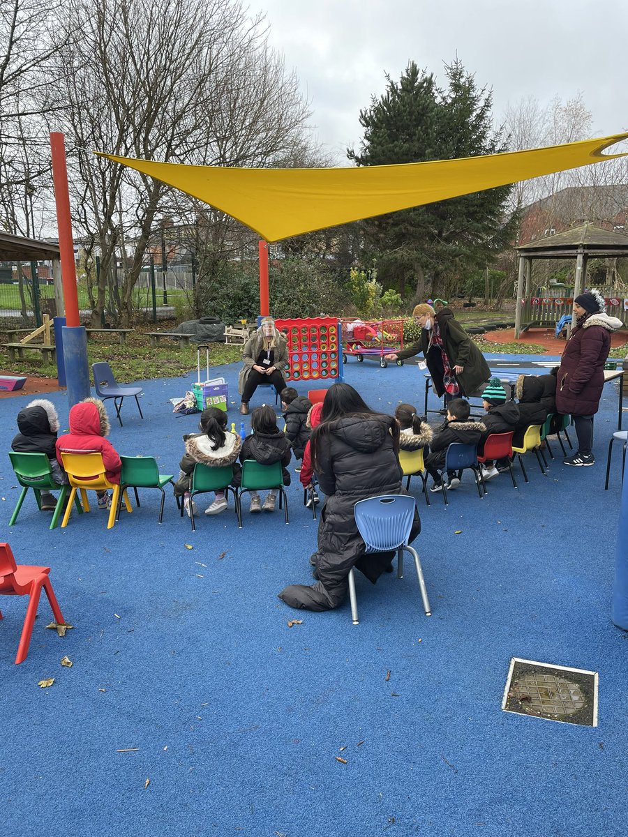 talkwithease's tweet photo. It was so wonderful to deliver our #speechandlanguage #vocabulary workshop this morning @NMandelaSch for @SoundswellSLT. The children really enjoyed the session and the staff were able to practice using lots of strategies! #commentsnotquestions #repetition #makaton #offerchoices https://t.co/WYGK6dynaR