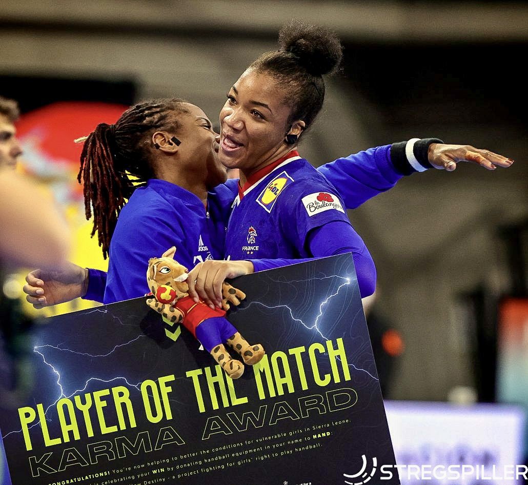stregspiller's tweet photo. Last night at @SheLOVsHandball  - @ffhandball celebrated their 6th consecutive win of the tournament. #RUSFRA 28:33

#SheLovesHandball https://t.co/PIOHpI1GIh