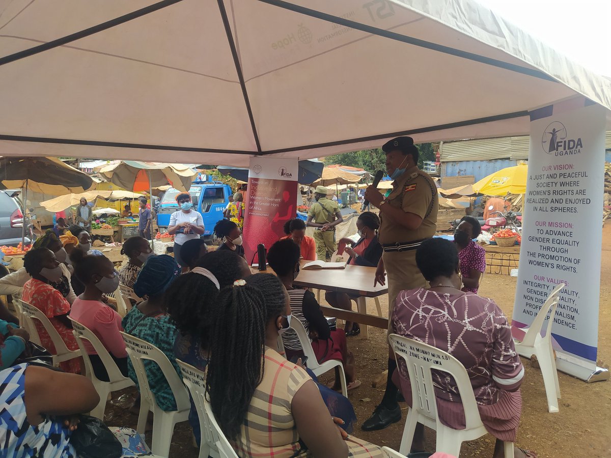 . @PoliceUg's afande Naddunga encouraging Nakawa Market women to stop standing by their husbands when implicated in rape and defilement of their own children or those under their care. #MarketBarazaUg
'Collaboration in a case is a crime that is punishable by law.' #From16To365