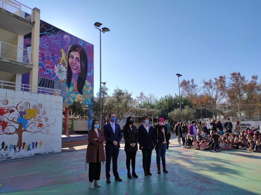 PROJECTE 🟣Hui hem presentat l’últim mural de #DonesDeCiència. I ja van 25! La investigadora @ana_freire utilitza la #InteligenciaArtificial al projecte #STOP per detectar tendències suicides a les xarxes socials, així com transtorns en la conducta alimentària. @UPV @CienciaGob