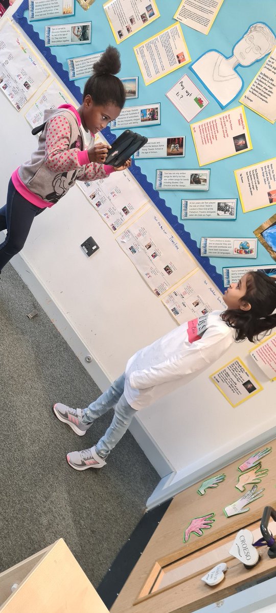 MissBegum10's tweet photo. We created a top tips video on staying safe on the Internet for children π» π· π₯ #BeInternetSafe #ICT https://t.co/vk2pvrmdOy