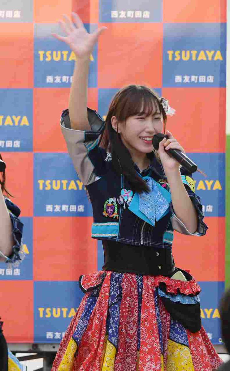 Ban0528's tweet photo. 2021-12-12 町田ターミナルプラザ市民広場 仮面女子&スリジエ合同インストアイベント 15時の部
#POPPINGSUMMER
#仮面女子
#スチームガールズ
#橋本友梨英 https://t.co/LDH0fXyOqh