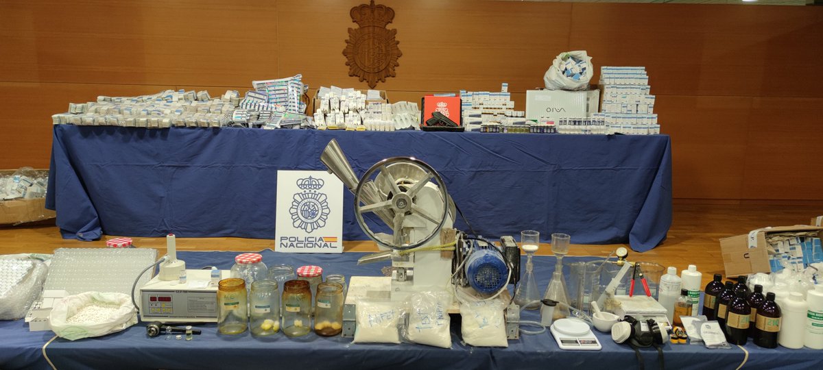 Europol's tweet photo. ๐จ 544 arrests & โฌ63 million of fake pharmaceuticals & illegal doping substances seized during Europol-coordinated operation #ShieldII.
Seizures included:
๐ฆ 3 million #COVID19 medical devices units
๐ 18.5 million tablets
๐งช 600 000 vials
Details โก๏ธ https://t.co/SFnQCBzYnv https://t.co/IaABdGdXF6