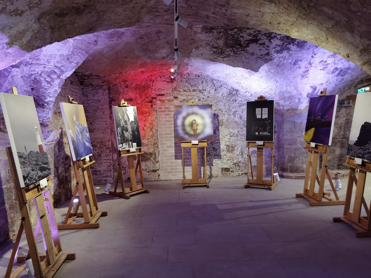 WorcUndercroft's tweet image. We are delighted that our beautiful space at @WorcCathedral was chosen to host a spectacular display of creative work by students studying Creative Media and Animation from @worcester_uni 
@MediaWorcester 

#ChapterOne #DigitalMedia #DesignStudents #WorcesterUni