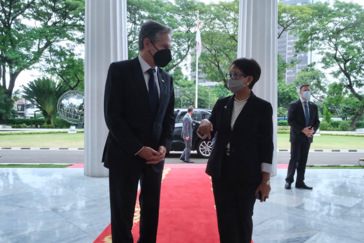 Warmly welcomed State Secretary Antony Blinken @SecBlinken to Gedung Pancasila this afternoon (14/12) We reaffirmed our commitment to continue advancing Indonesia – US strategic partnership 🇮🇩🇺🇸