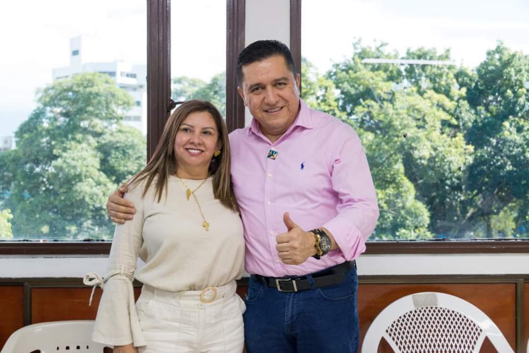 soyalexandrator's tweet photo. Soy una mujer que representa la equidad y el liderazgo, a partir de hoy me abro camino a la Cámara de Representantes por el @CeDemocratico
¡Dios nos acompaña en este camino!
"porque en el Huila todos merecemos honestidad y gestión"
#LaToro #VoteCD104 https://t.co/BvzSiwk6vO