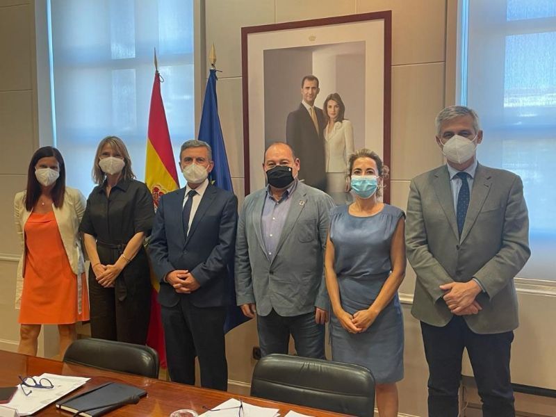 AjCastelldefels's tweet photo. El ministeri licita l'estudi de la nova connexió ferroviària  per a la construcció d'una nova línia de Rodalies que unirà #Barcelona amb #Castelldefels a través de @AjuntamentGava @ViladecansTweet @AjSantBoi i Cornellà
https://t.co/gLS9Lous7F https://t.co/QKy17AMU9G
