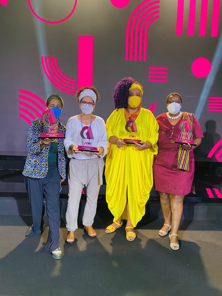 E elas ganharam o prêmio Governador do Estado para as Artes!!