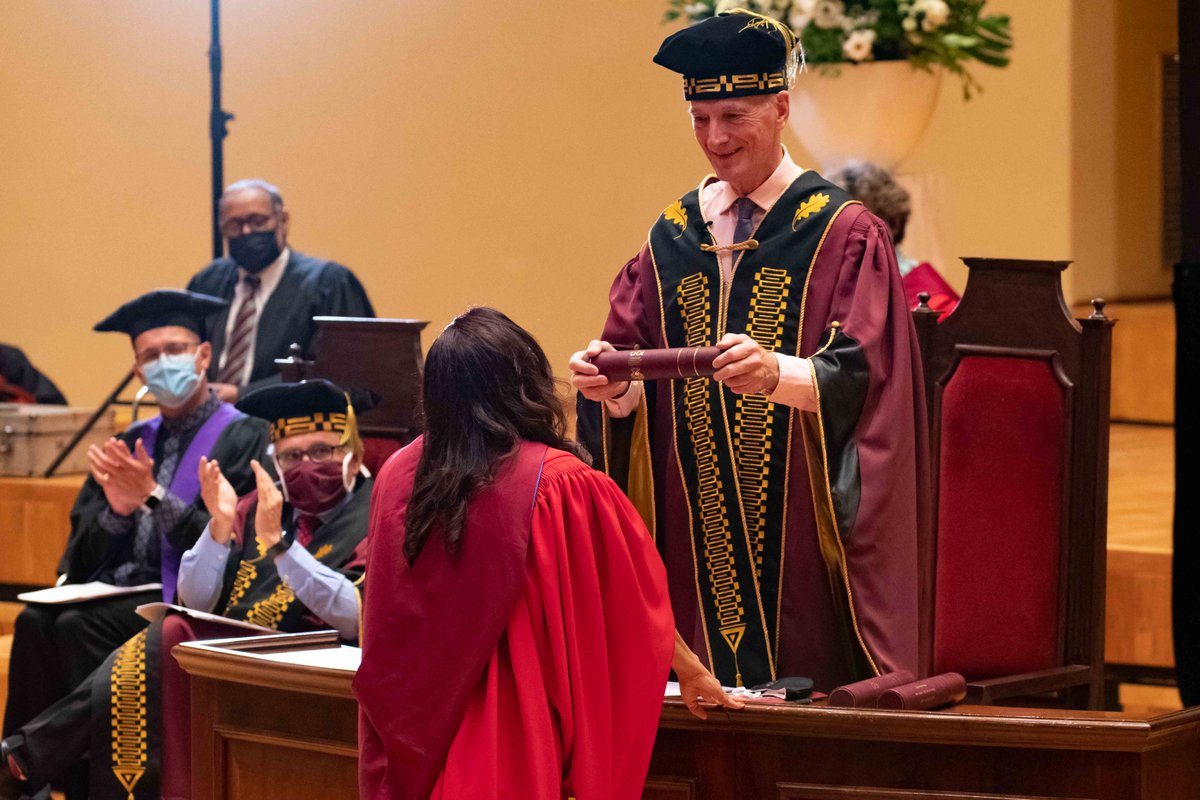 CEO of Artscape, Marlene Le Roux, received an Honorary Doctorate from Stellenbosch University yesterday. Congratulations Marlene on this amazing achievement 🥳👏🙌

Photos by Jeffrey Abrahams

#Artscape #ArtscapeTheatre