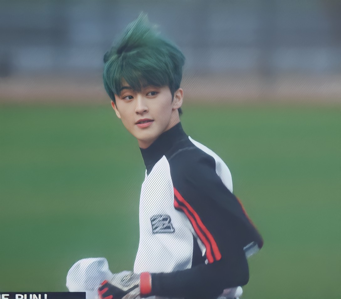 macheriamour's tweet photo. @LOOKSMKL Mark Lee looks sooo Beautiful 🥺

#NCT_Universe
@NCTsmtown https://t.co/dbmat7B8CC