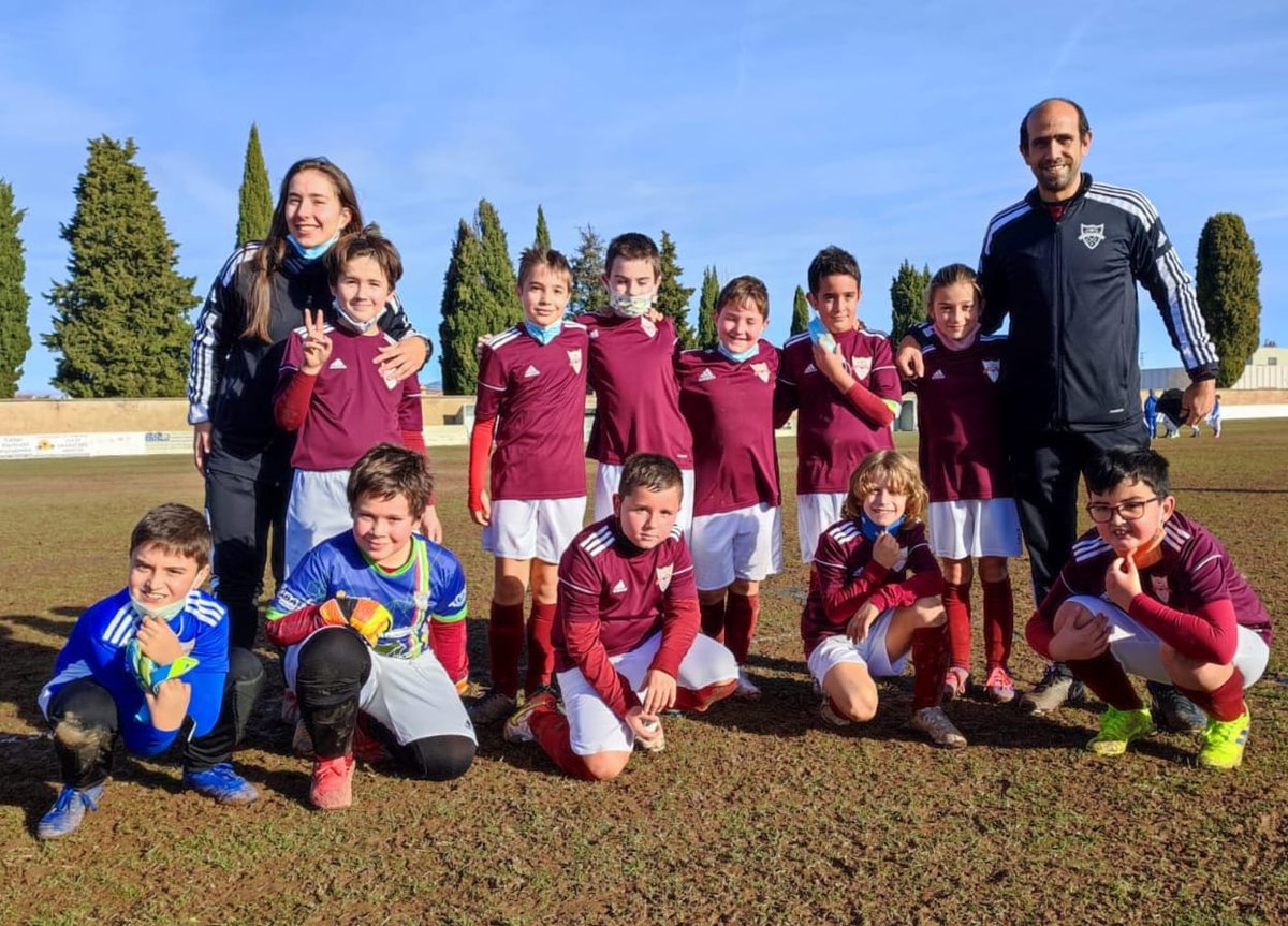 EDFL_oficial's tweet photo. Os presentamos a nuestros jugadores y cuerpo técnico del 2012A Promesas EDF.
#Promesasedf https://t.co/e5LdXpk6S0