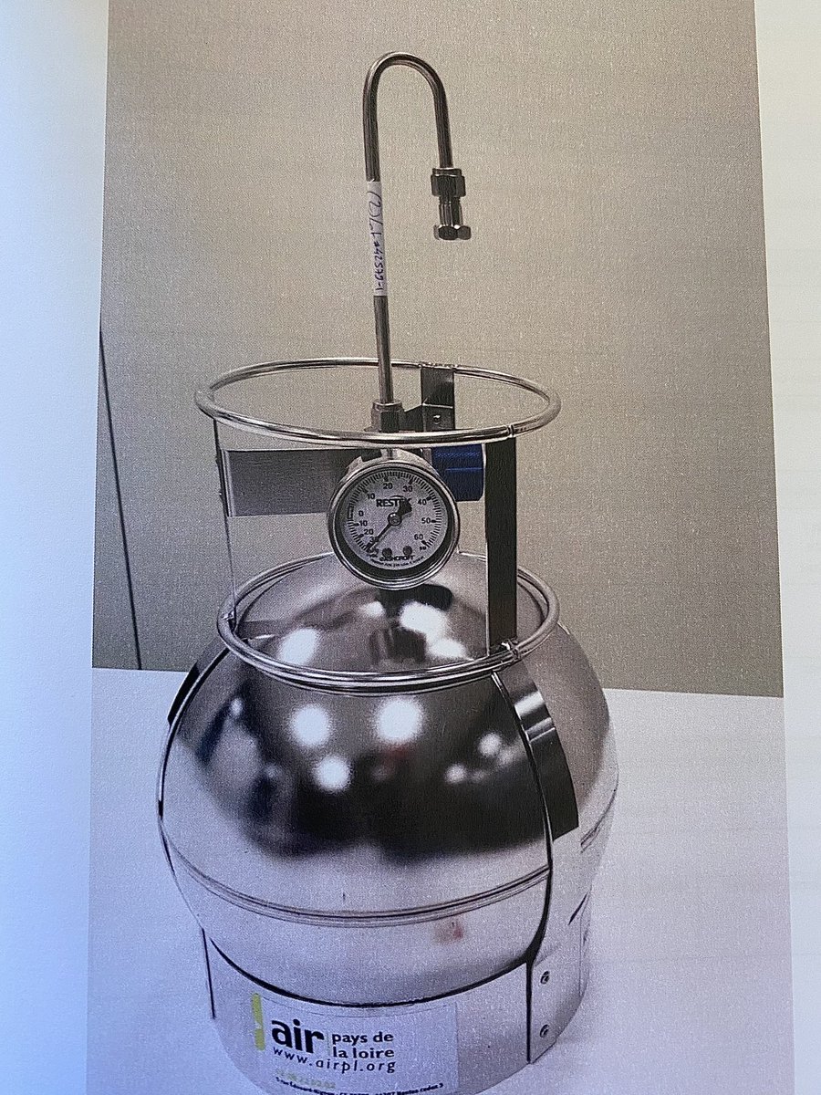 LeMenerDom's tweet photo. A l’issue du Conseil d’administration du @SDIS_72 j’ai eu le plaisir de signer la convention de partenariat pour l’analyse d’air ambiant en situation incidentelle ou accidentelle avec @airpl_org qui met à disposition les canisters #Sarthe https://t.co/qpCxLVTs7U