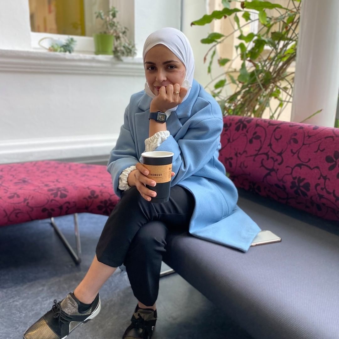 INTOMiddleEast's tweet photo. Meet Areej from #KSA. Areej is currently studying Academic English and is planning to studying MSc in Nursing at Queenโs University Belfast (@qubelfast).
#INTOStudy #INTOMiddleEast #Study #StudyAbroad #Education #University #Success #Belfast https://t.co/kAWLNoPHNe