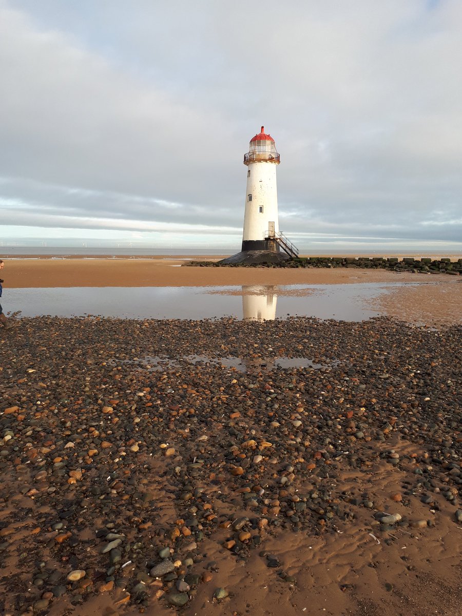 KaterinaPool's tweet image. Discovering another beautiful Welsh beach 🏴󠁧󠁢󠁷󠁬󠁳󠁿 #beachlife #loveWales
