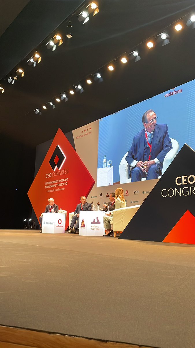 Santibode's tweet photo. Mesa redonda con Antonio Garrigues, Tomás Fuertes y Eduardo Baamonde en #CeoCongressMurcia #EmpresasConPropósito https://t.co/ktznRM2mbh