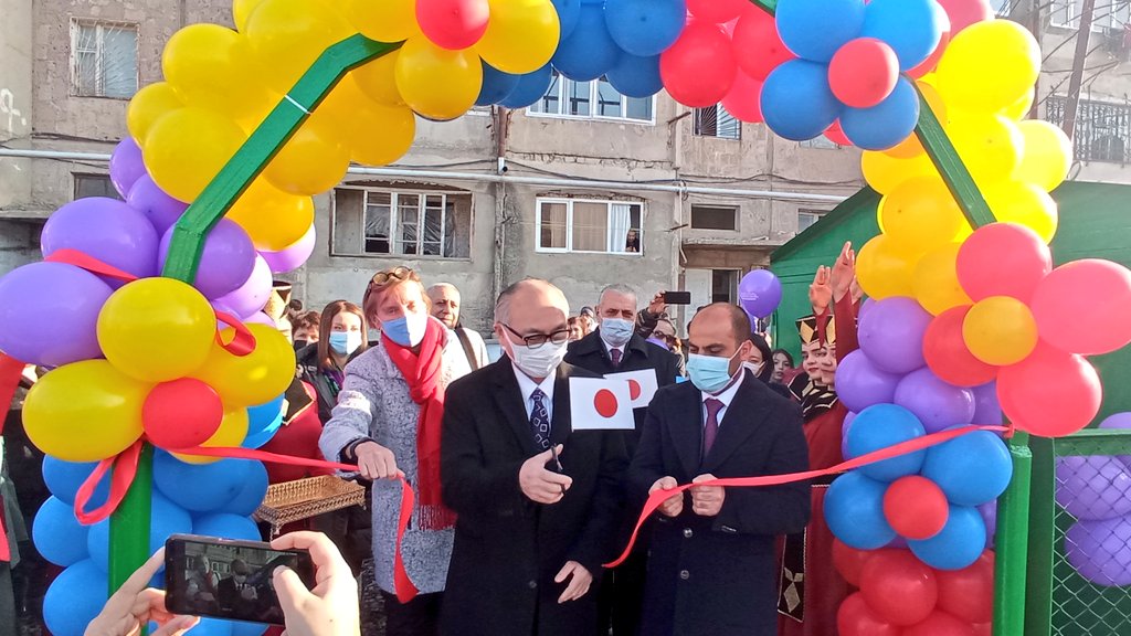 PapyanAni's tweet photo. 1/3 Yesterday we attended the playground opening ceremony in #Artashat, construction of which was funded by #UNHCR in the framework of community support projects. Since the beginning of the displacement Artashat had hosted 1000+ families from #NagornoKarabakh https://t.co/Ajcus1NRUR