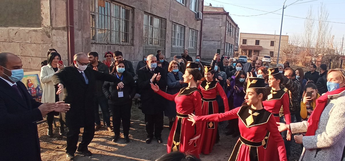 PapyanAni's tweet photo. 1/3 Yesterday we attended the playground opening ceremony in #Artashat, construction of which was funded by #UNHCR in the framework of community support projects. Since the beginning of the displacement Artashat had hosted 1000+ families from #NagornoKarabakh https://t.co/Ajcus1NRUR