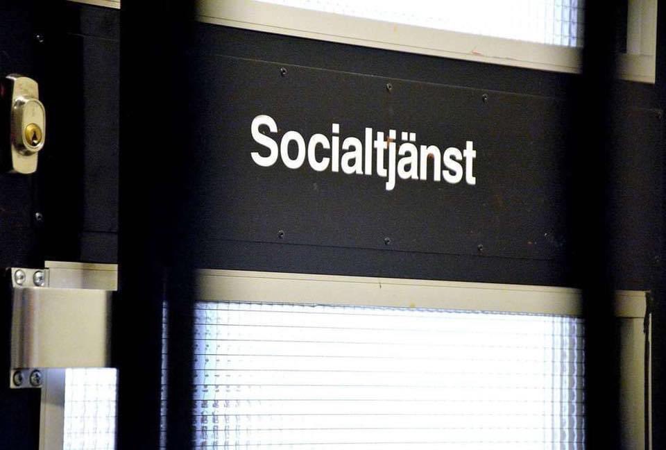 Jag blir så bedrövad 😞
Deltog på ett möte på Socialtjänsten som stöd åt en familj med barn med Npf. Skolan hade skickat in en orosanmälan. Det var skrämmande att se vad skolan skrivit. Det visade på både stora brister i kunskap och förståelse för elevens funktionsnedsättning. En