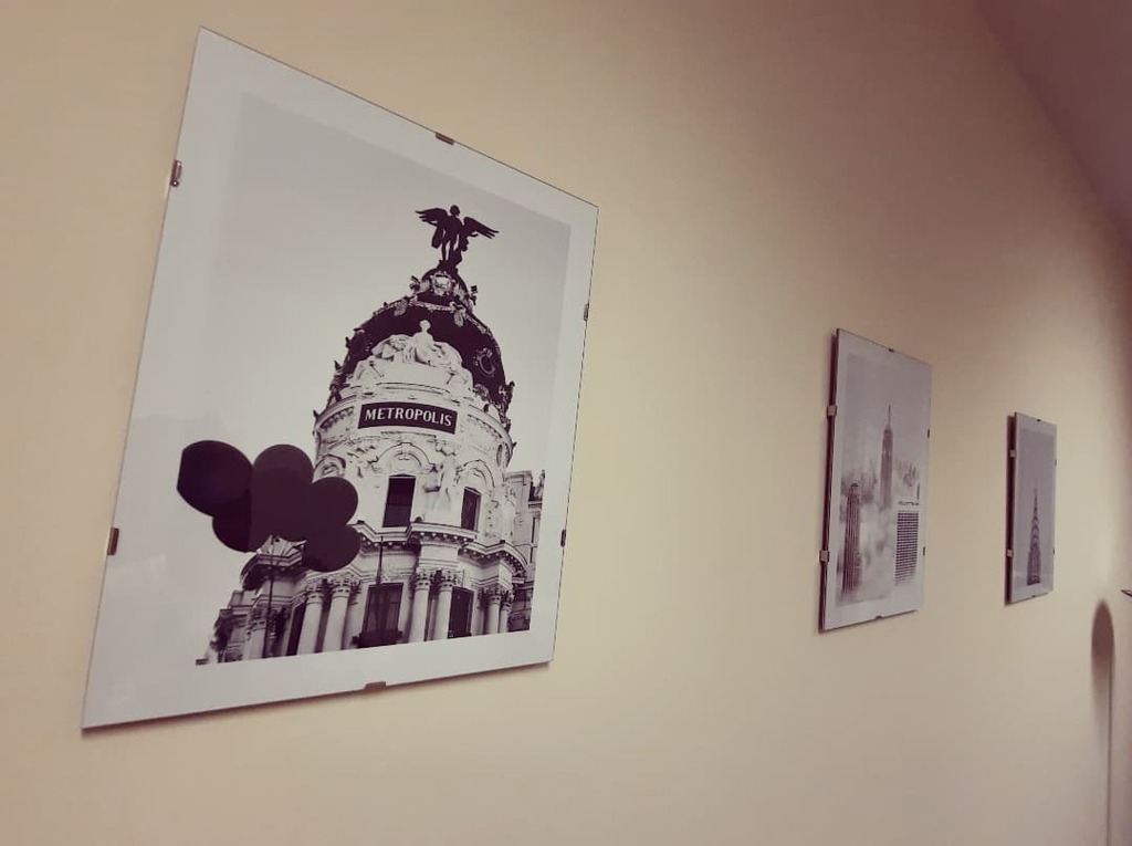 dmyuv's tweet photo. En el post de hoy os contamos una idea genial para regalar o autoregalarse: unas preciosas laminas de @posterstore 

Además por ser vosotr@s y nosotras tenemos un descuento 😏 en el blog os contamos todo.
Link en bio y en stories.

#posterstore #walldecor #posters #moderninte… https://t.co/heTID3eVI5