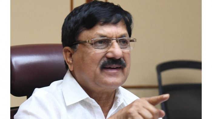 MysoreLocal's tweet photo. Karnataka HM orders Mysuru cops to book leaders over alleged 'hate speech video'...: #mysuru #mysore #mysorelocal #mysuruvarthe #sdpi #hatespeech - Karnataka Home Minister Araga Jnanendra on Tuesday directed the Mysuru police to take action against… https://t.co/gNsUMqeJFj https://t.co/OIYRbOKLMS