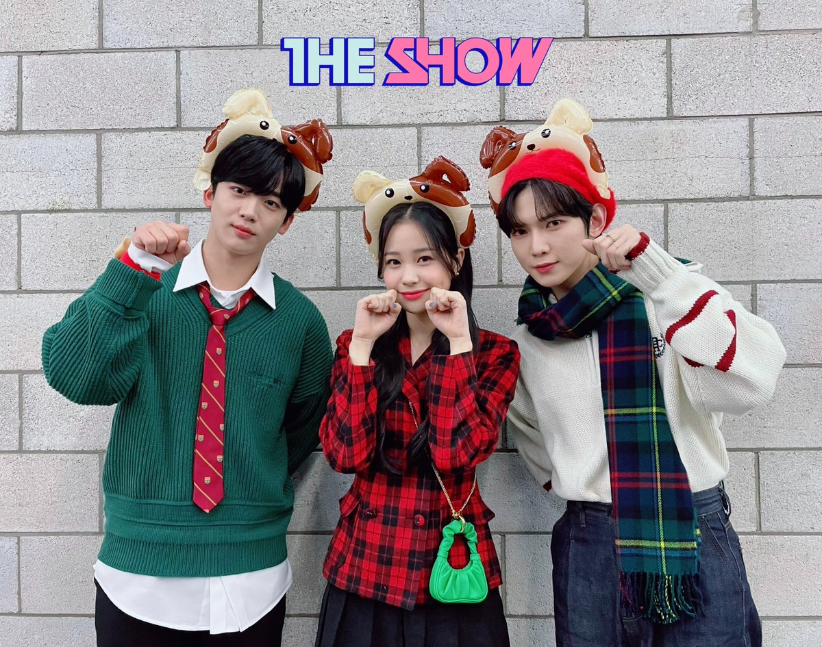 joy_zeawishes's tweet photo. Thank you for bringing joy and laughter every Tuesday. You guys did amazingly well. I wish the three of you be blessed with all the love and happiness you deserves ❤

#행복했어_커댕이_김요한
#AmazingMCYohan
@WEi__Official @ATEEZofficial @_Weeekly https://t.co/bDlOFVyTpP