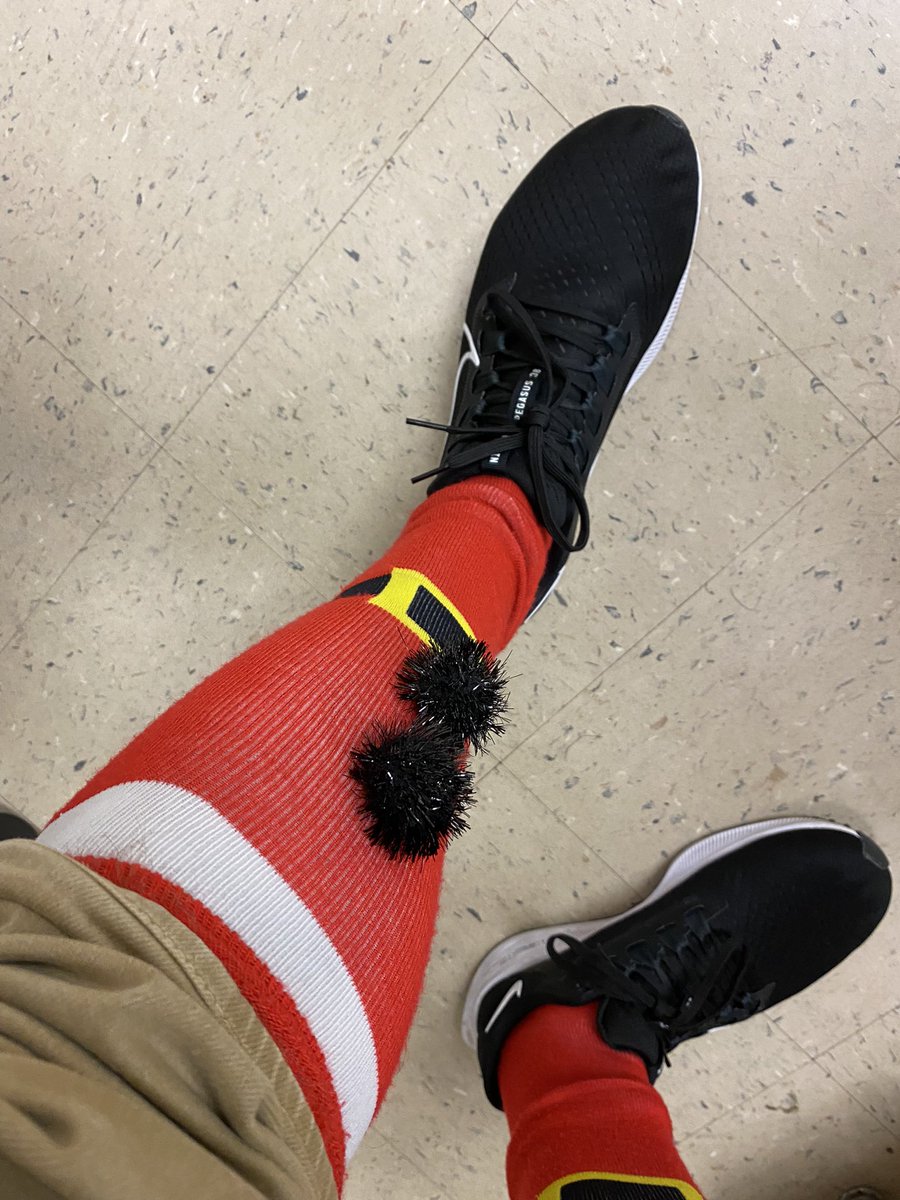 CoachMikeHayde's tweet photo. Very Strong Holiday Sock Game Today For The Faculty and Staff #HolidayBlessingsToAll #BabyJesus #ChristmasSpirit 🎄🎁 #HaydeRecruiting101 #NextLevelSockGame https://t.co/xbokTqSUgE