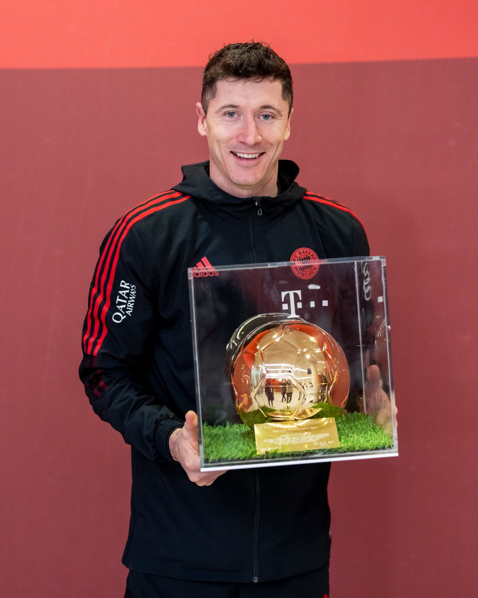 Glückwunsch, Lewy! 👏🏆

<a href="/lewy_official/">Robert Lewandowski</a>  wurde für seine Leistungen im Jahr 2021 von dem italienischen Fachmagazin Tuttosport mit dem Golden Player Award ausgezeichnet.