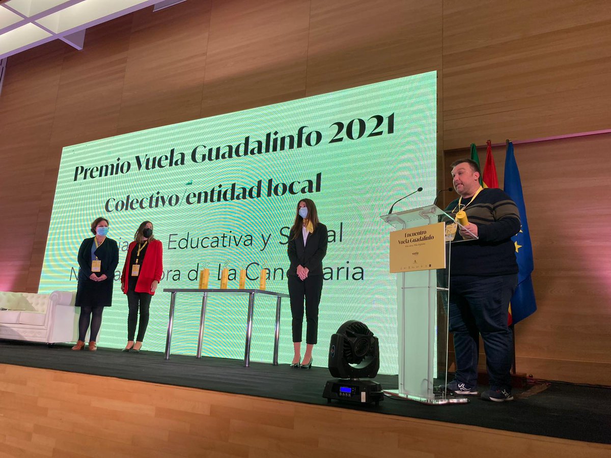 Premio Vuela Guadalinfo 2021 al colectivo/entidad local: <a href="/AESCANDELARIA/">A.E.S CANDELARIA</a> y <a href="/CGTRESBARRIOS/">Punto Vuela Tres Barrios Amate</a>, recoge el premio Francisco Jesús Jiménez <a href="/pasaba_por_aki/">FRANCIS JIMROLD</a> en #VuelaGuadalinfo21